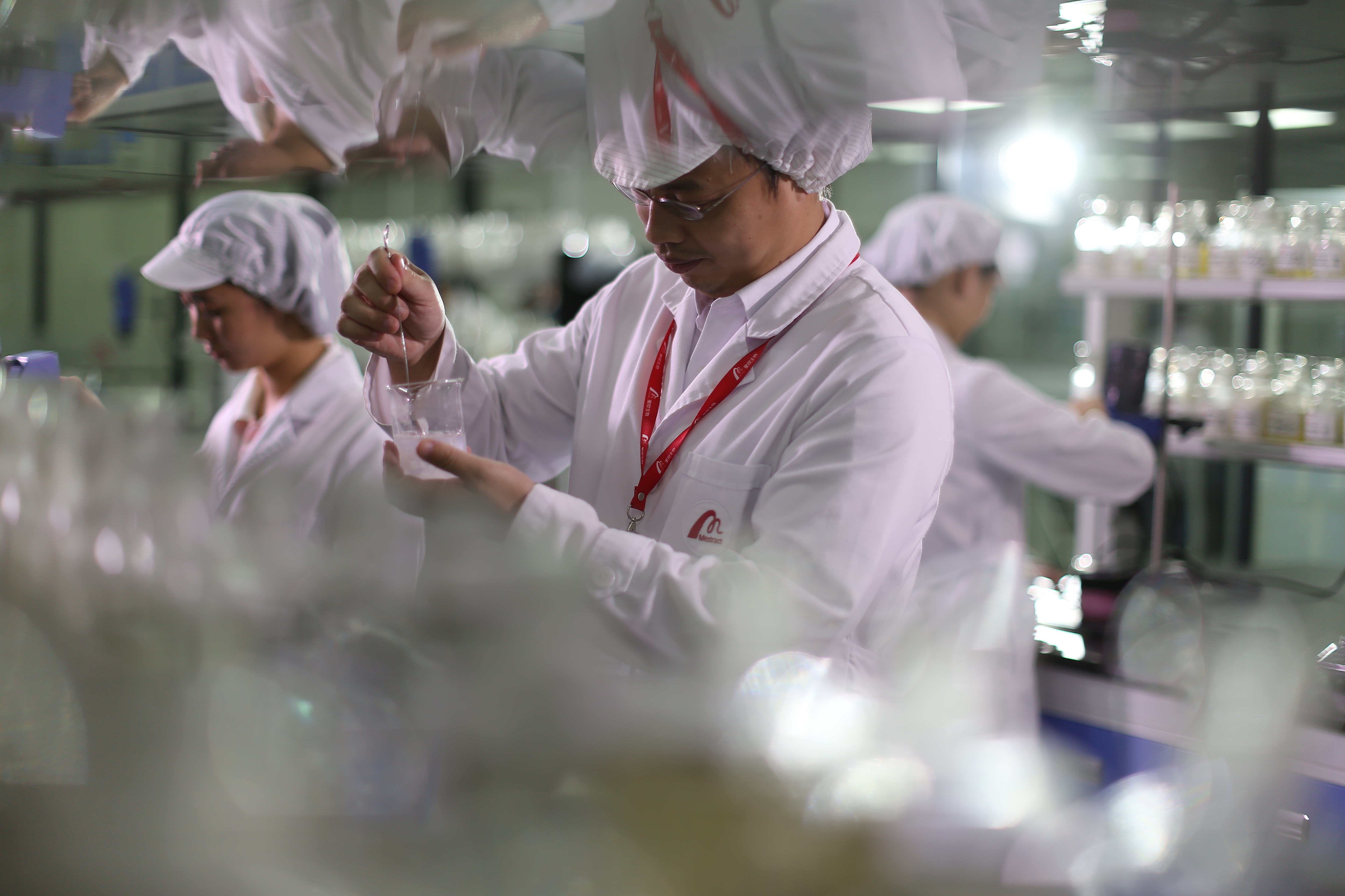 普大喜奔~蜜妝引進(jìn)這一技術(shù)，讓化妝品更加安全無(wú)刺激！